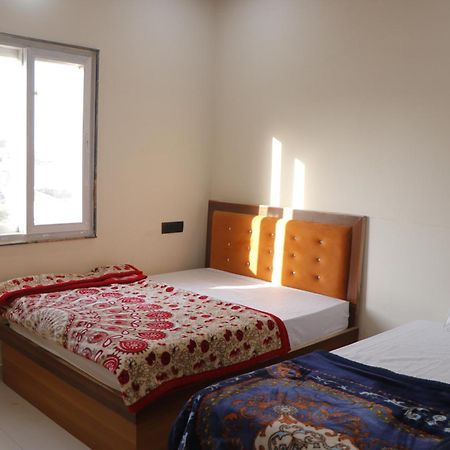 Dolphin Guest House Mathura Exterior photo